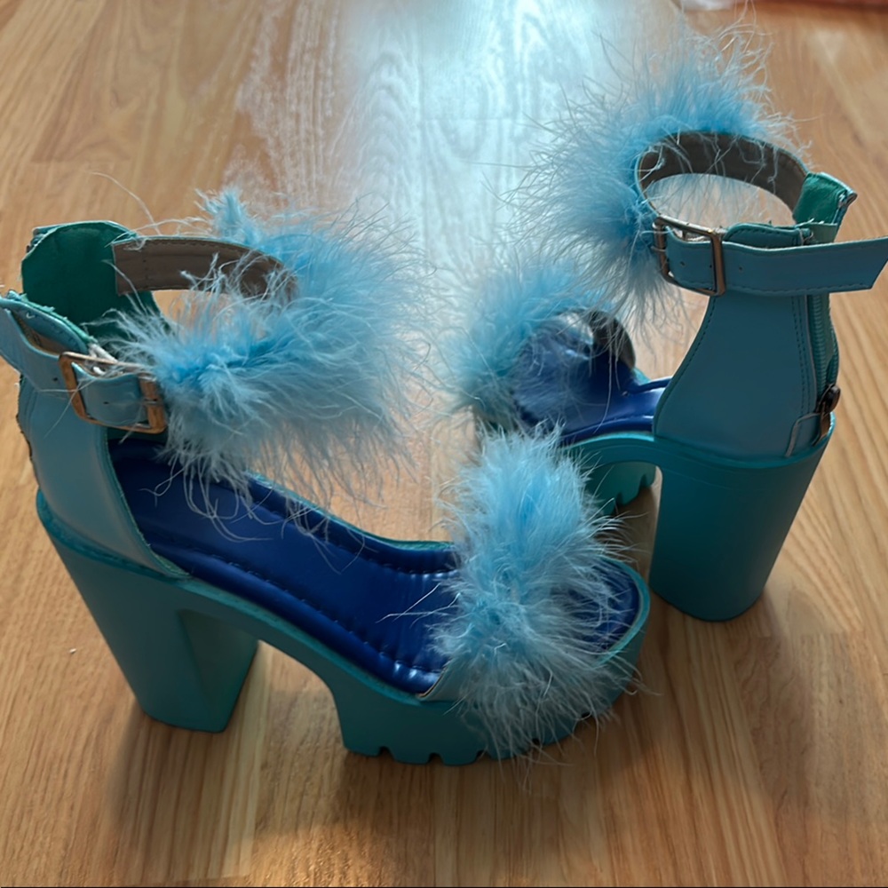 SHEIN Blue Platform Sandals with Feather Details